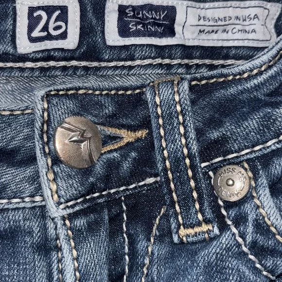 Miss Me Sunny ☀️ Low-Rise Skinny Jeans, Size 26 - Picture 4 of 16